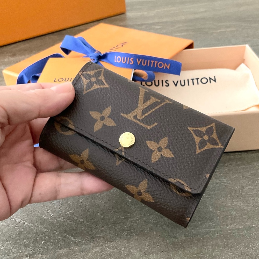 Louis Vuitton Key Holder w/ Gift Box & Dust Bag